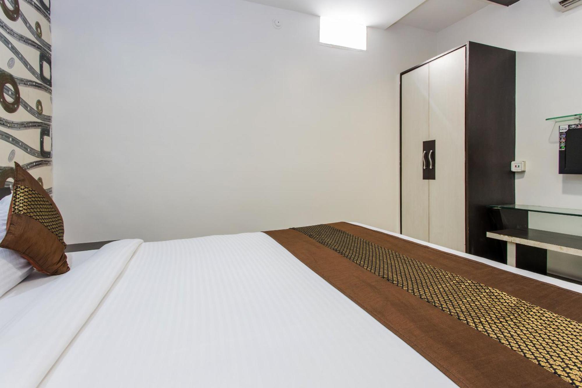 Hotel Galaxy Indore Extérieur photo