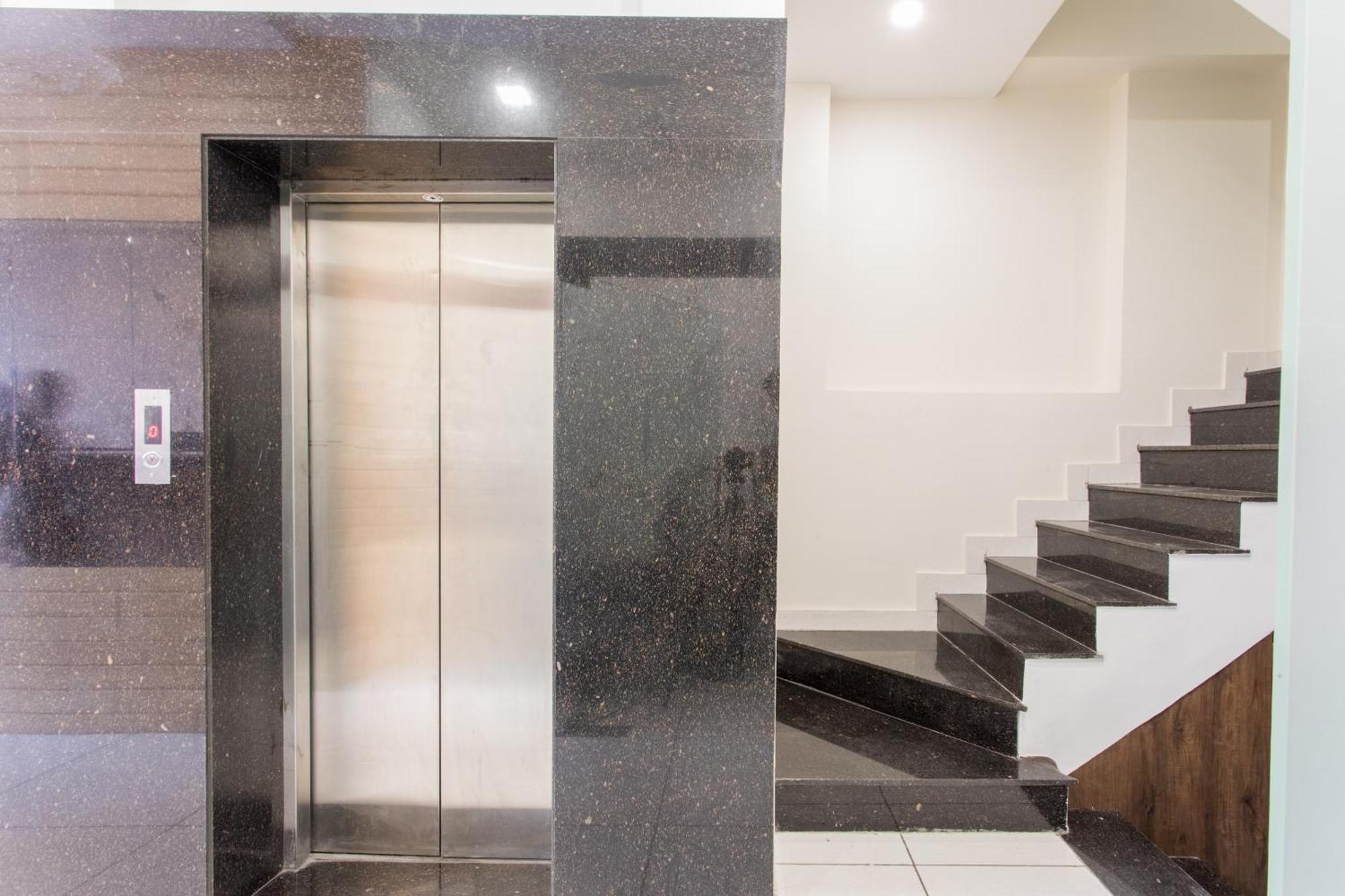 Hotel Galaxy Indore Extérieur photo